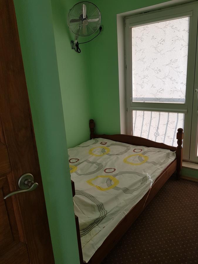 Auberge de jeunesse Roadway à Kielce Extérieur photo