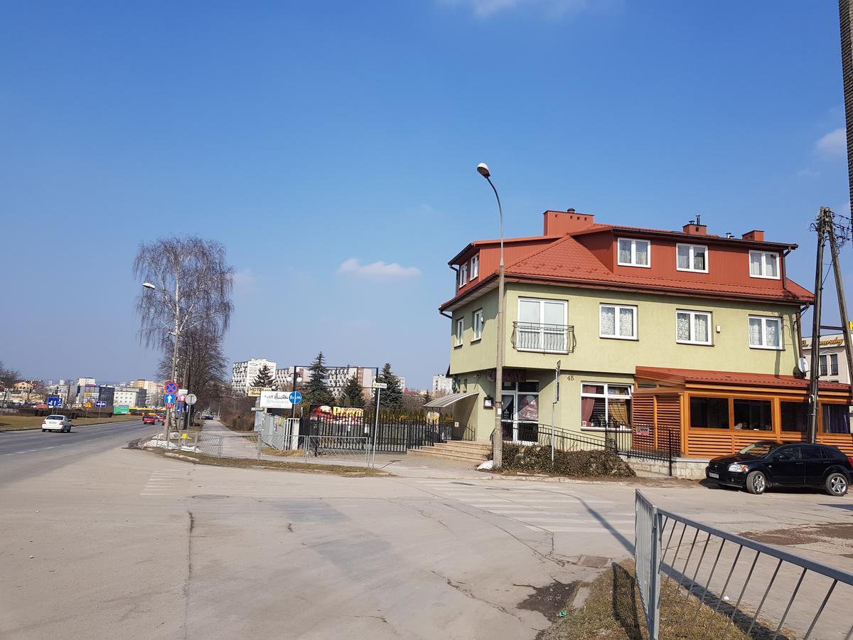 Auberge de jeunesse Roadway à Kielce Extérieur photo