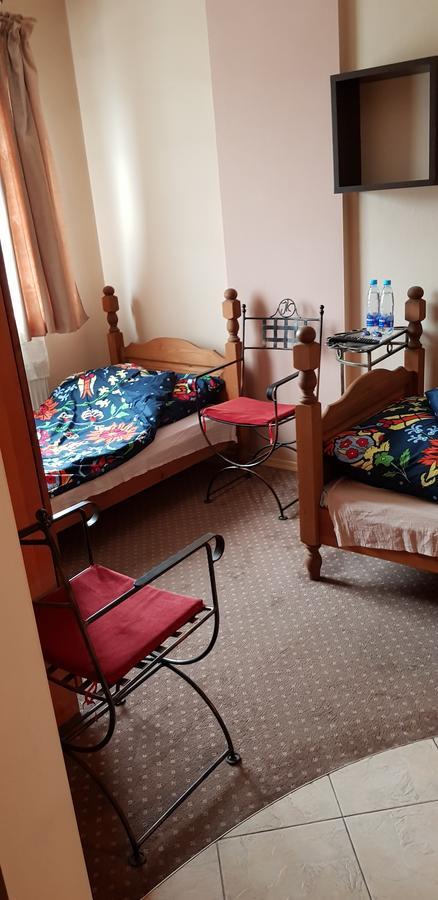 Auberge de jeunesse Roadway à Kielce Extérieur photo